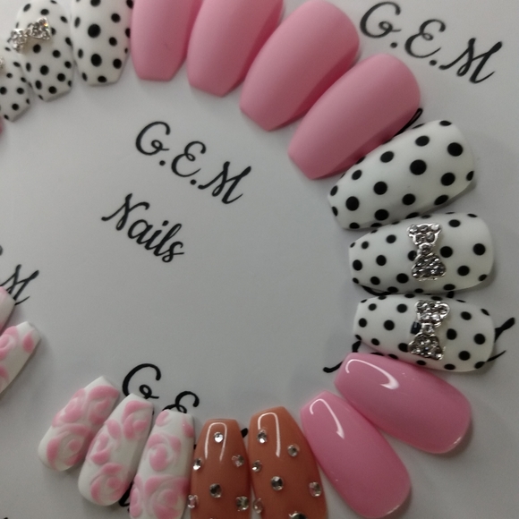 Press on nails (short coffin) - Picture 3 of 3